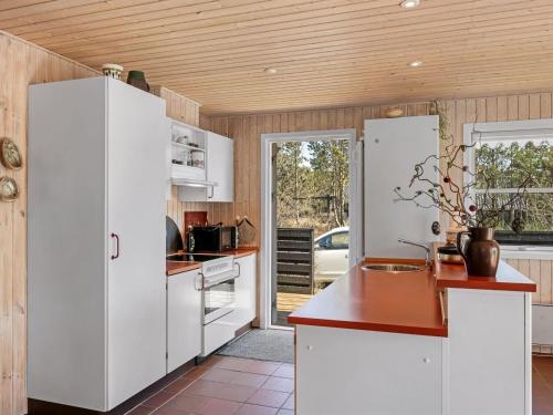 Holiday Home Andrea - 1-6km from the sea by Interhome in Oksby