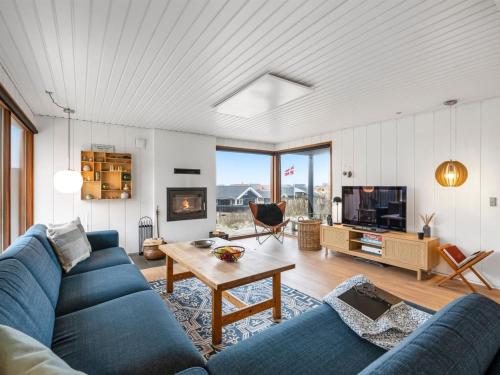 Holiday Home Eyla - from the sea by Interhome in 維澤桑訥