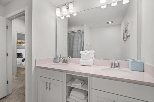 Storey Lake condos by Une Homes