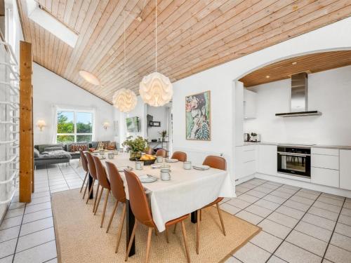 Holiday Home Anniesette - 1-5km from the sea by Interhome in Vejers Strand