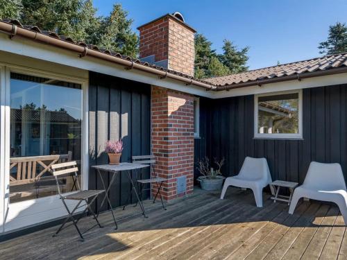 Holiday Home Apsolon - 600m from the sea by Interhome in Lokken