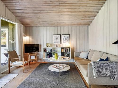 Holiday Home Apsolon - 600m from the sea by Interhome in Lokken