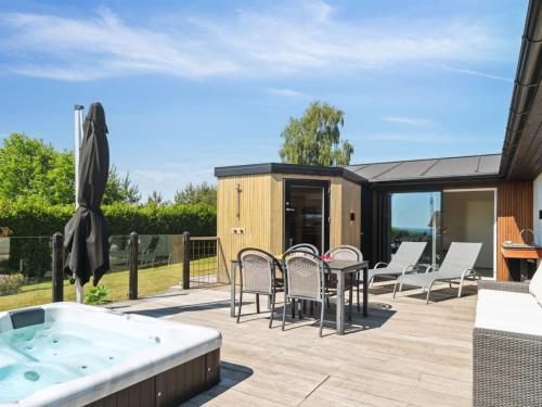  Holiday Home Niska - 200m from the sea by Interhome in 8410 Rønde