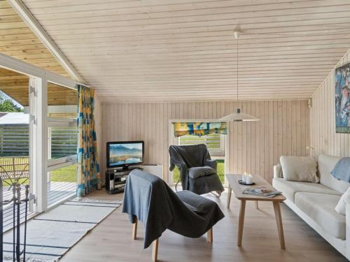 Holiday Home Thrym - 200m from the sea by Interhome in St. Fuglede