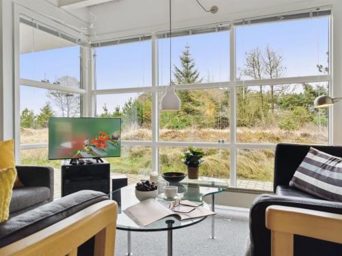 Holiday Home Andrine - 700m from the sea by Interhome in เฮนเน สตรันด์