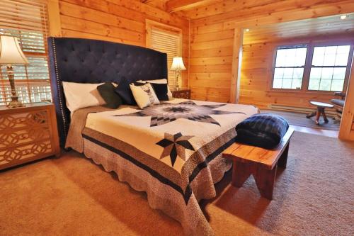 Hot Tub, Fire Pit, Views, Starlink Wi-fi in Jonathan Creek
