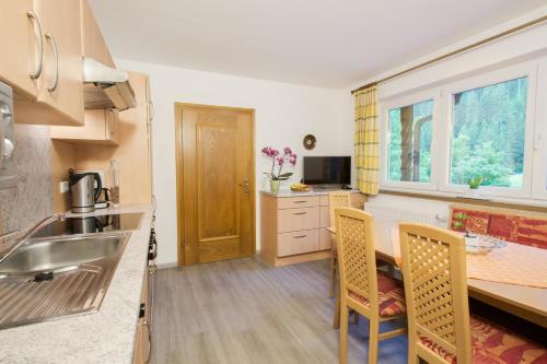 Ferienwohnung Pension Tirol - main image