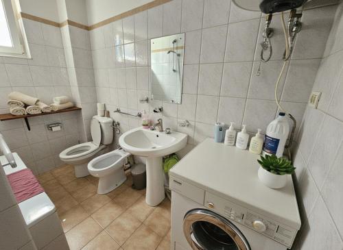 Vintage Blloku Apartment, Tirana (photo 3)