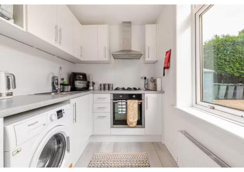 Elegant Flat in a Serene Edinburgh Neighbourhood, Edinburgh (photo 6)