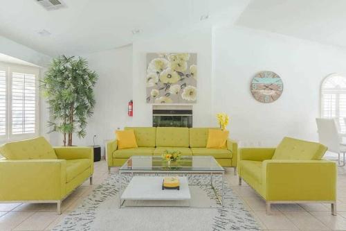 Risueno Retreat Home in Cathedral City, USA