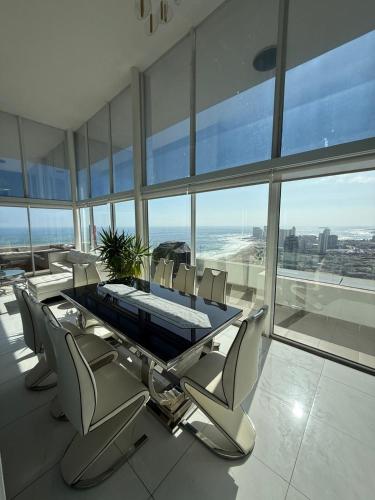 Exclusive Penthouse Rental in front of Playa Brava