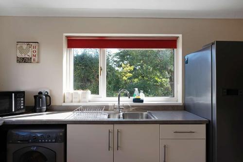 Seven Space - Applegarth House, 3 Bed Bungalow in Thorpe St Andrew North West