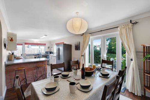 Seven Space - Applegarth House, 3 Bed Bungalow in Thorpe St Andrew North West