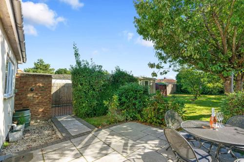 Seven Space - Applegarth House, 3 Bed Bungalow in Thorpe St Andrew North West