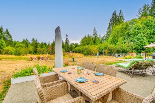 Peaceful Shelton Home with Spacious Yard and Fire Pit! in Shelton