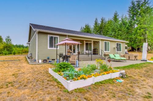 Peaceful Shelton Home with Spacious Yard and Fire Pit! in Shelton