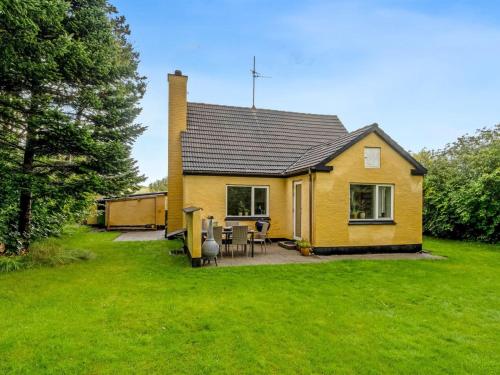 Holiday Home Birtir - 750m from the sea by Interhome