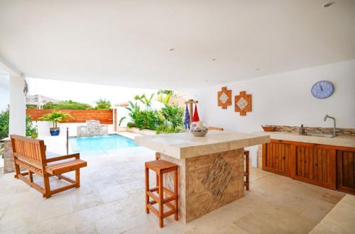 Instalaciones, Tropical Tranquility in Tera Kora