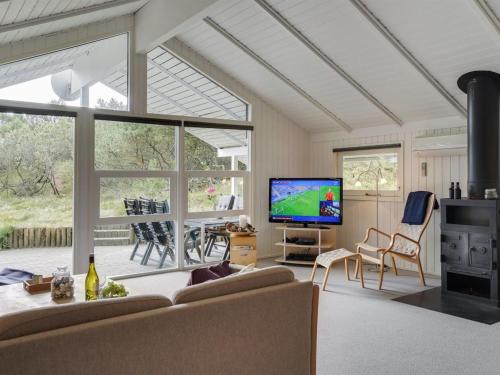 Holiday Home Jannick - 1-5km from the sea by Interhome in Oksby