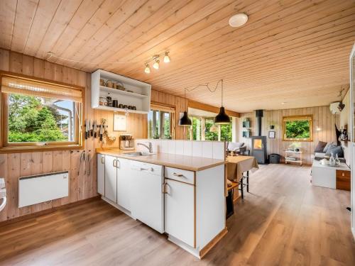 Holiday Home Tian - 400m to the fjord by Interhome in สกาเวน