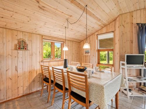 Holiday Home Åsa - 500m to the fjord by Interhome (Holiday Home Asa - 500m to the fjord by Interhome) in สกาเวน