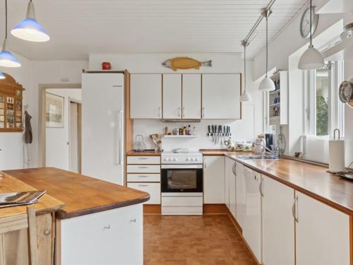 Holiday Home Jenvold - 950m from the sea by Interhome in ดรอนนิงเมิลเลอ