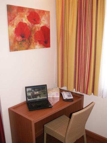 Star Inn Hotel Budapest Centrum - image 3