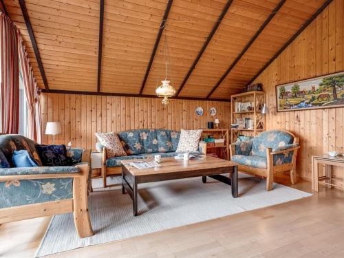 Holiday Home Ovine - 900m from the sea by Interhome in Vaeggerlose