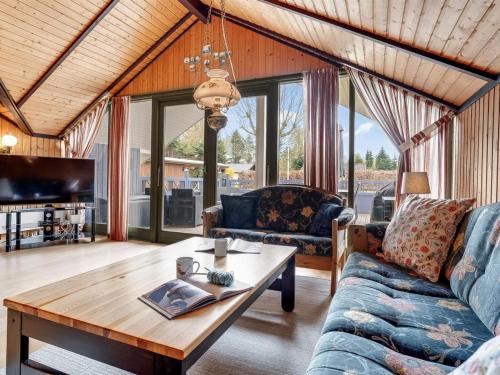 Holiday Home Ovine - 900m from the sea by Interhome in Vaeggerlose