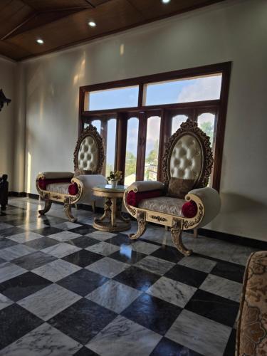 Palace, Murree (photo 4)