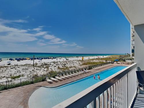 Pelican Beach #203