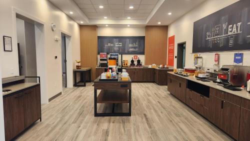 Hampton Inn & Suites by Hilton Somerset - 식음료(F&B)