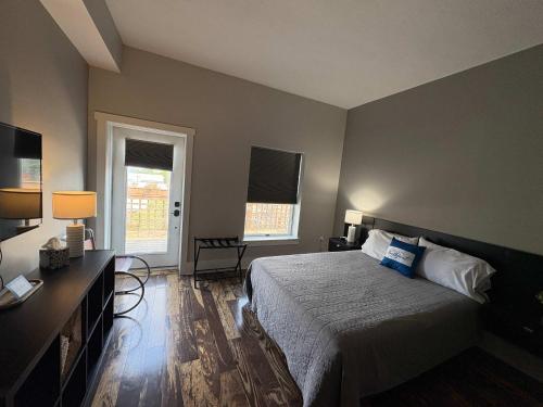 Northport Inn Boutique Hotel R205 in Northport, USA