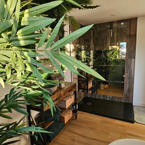 Shower, Immersion Foret Enchantee, 70m2 Atypique & Design aux portes de Lille in Salome (Nord-Pas-de-Calais)