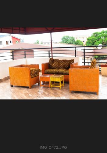 Cascade Hotel in เทซาโน