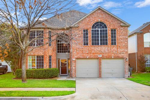 Resort Style Backyard Pool Pickleball Court in Lake Dallas