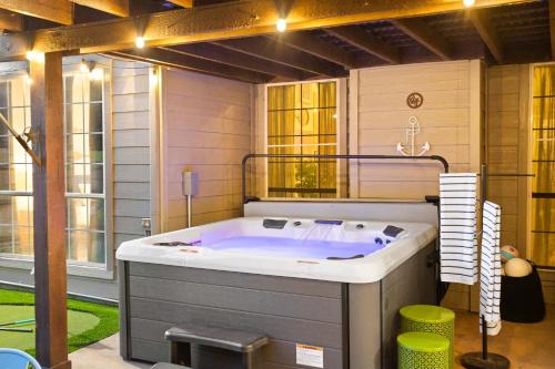 Resort Style Backyard Pool Pickleball Court in Lake Dallas