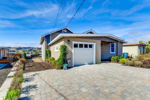 1 Mi to Downtown Benicia Scenic Cliffside Escape in 貝尼西亞