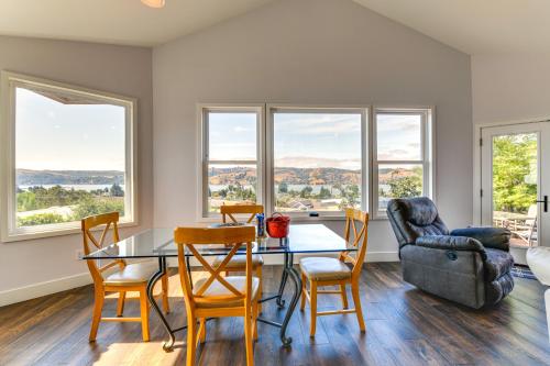 1 Mi to Downtown Benicia Scenic Cliffside Escape in Benicia