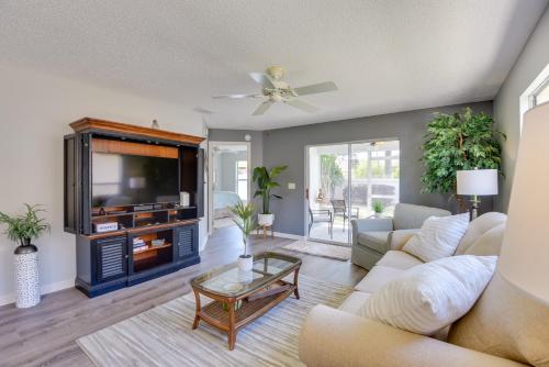Courtyard Villa w/ Lanai & Community Amenities! - Oxford, FL