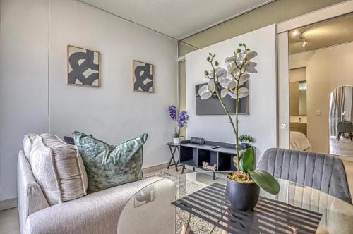 Stylish Rosebank Retreat I Walkable & Parking