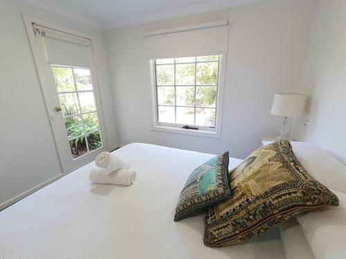 Magnolia Cottage- wineries, main street, station in 克羅伊登