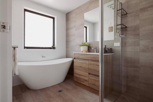Duša, The Drift Haus- Shearwater in Shearwater