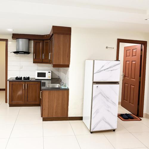 Comfortable Studio In Bahria town Islamabad - image 7