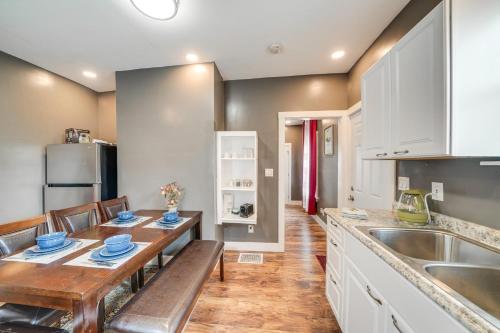 Bright New Albany Home 12 Mi to Churchill Downs in นิวอัลบานี (IN)