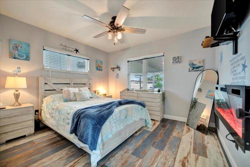 Dolphin Suite 1B Pet Friendly Waterfront Dock