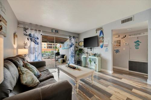 Dolphin Suite 1B Pet Friendly Waterfront Dock