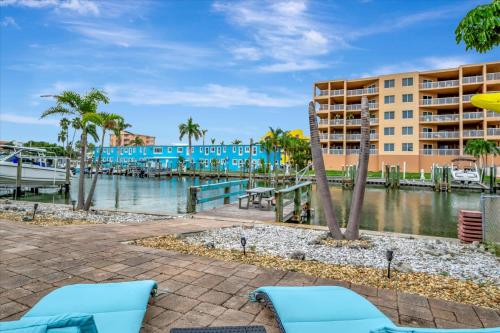 Dolphin Suite 1B Pet Friendly Waterfront Dock
