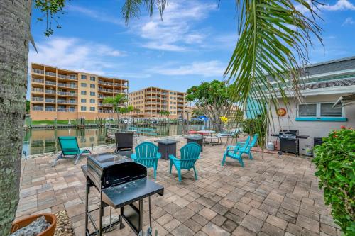 Dolphin Suite 1B Pet Friendly Waterfront Dock