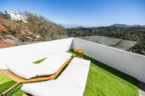 Penthouse with a View in Santa María de Guía